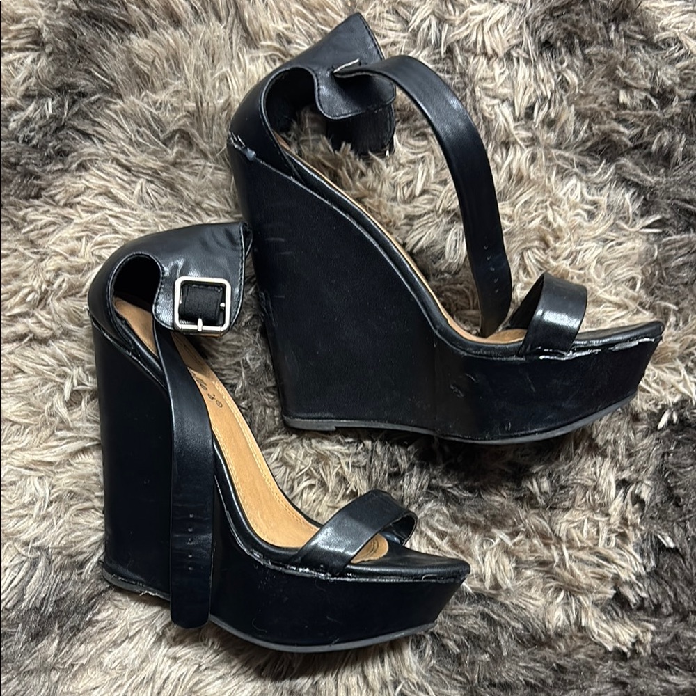 Elegant Black Wedge Sandals